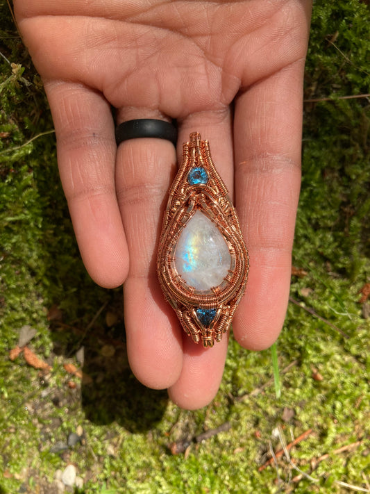 Copper Pendant With Moonstone & Topaz